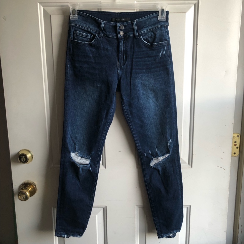 Flying Monkey women’s distressed jeans size 27